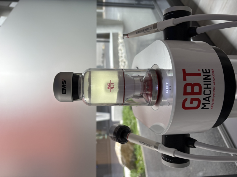 Appareil EMS de détartrage ultrasonique pour soins dentaires sans douleur